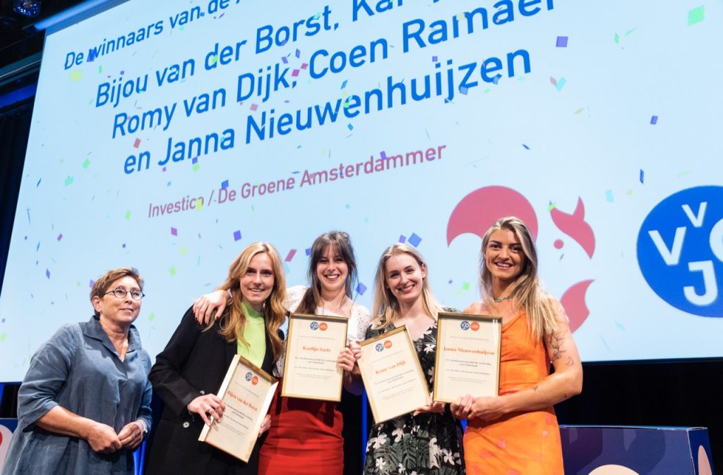 Winnaars Aanmoedigingsprijs met jurylid Joga Brouwers