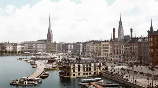 800px-Hamburg_Jungfernstieg_(1890-1900)