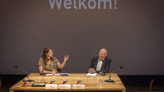 Nederland,Amsterdam, 2021
de VVOJ, uitreiking van de Loep 2020, de prijs voor de beste Nederlandse en Vlaamse onderzoeksjournalistiek, Pakhuis de Zwijger
Foto: Bob Bronshoff
