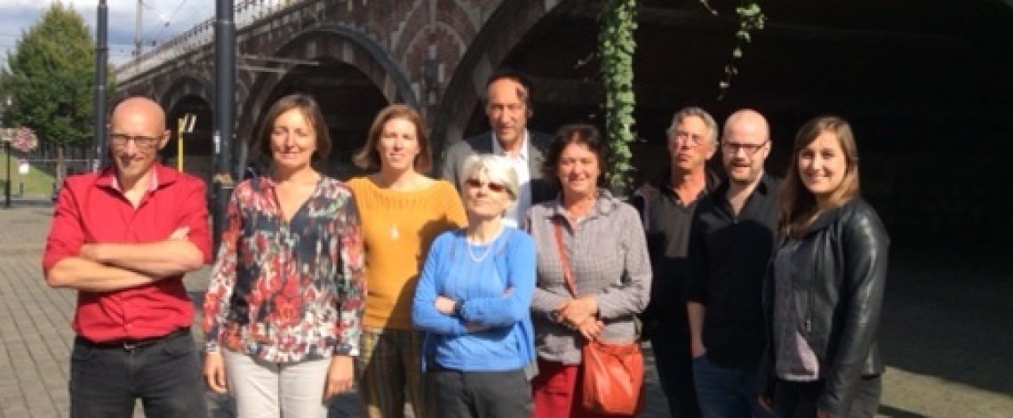 De Loepjury na afloop van haar beraad, in Antwerpen. Vlnr Alexander Pleijter, Marjan Agerbeek, Elke Vandersypen, Hilde Geens, Marc Chavannes, Trees Verleyen, Henk Blanken, Thomas Muntz en Belia Heilbron (Marnix Koolhaas kon helaas niet bij deze bijeenkomst zijn).